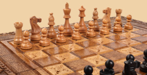 Шахматы, нарды, шашки Стражи (тёмные, большие)