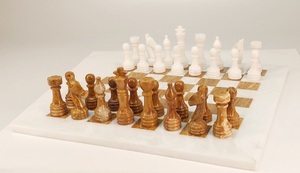 Шахматы Восход (красная яшма и мрамор, 40 на 40 см)