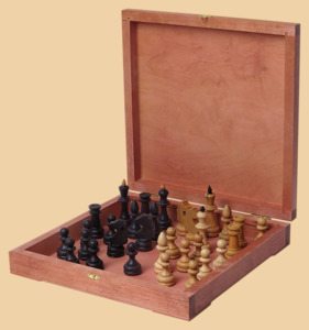 Шахматы Александрия (красная доска)