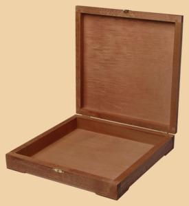 Шахматная доска в форме ларца Александрия тёмная (клетка 2,5 см)