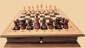 Стол шахматный Императорский (массив дуба, с ящиками для фигур)