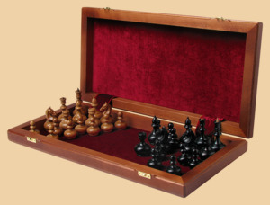 Шахматы Люкс (американский орех, клетка 5 см)