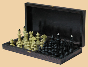 Шахматы Айвенго (чёрно-золотые)