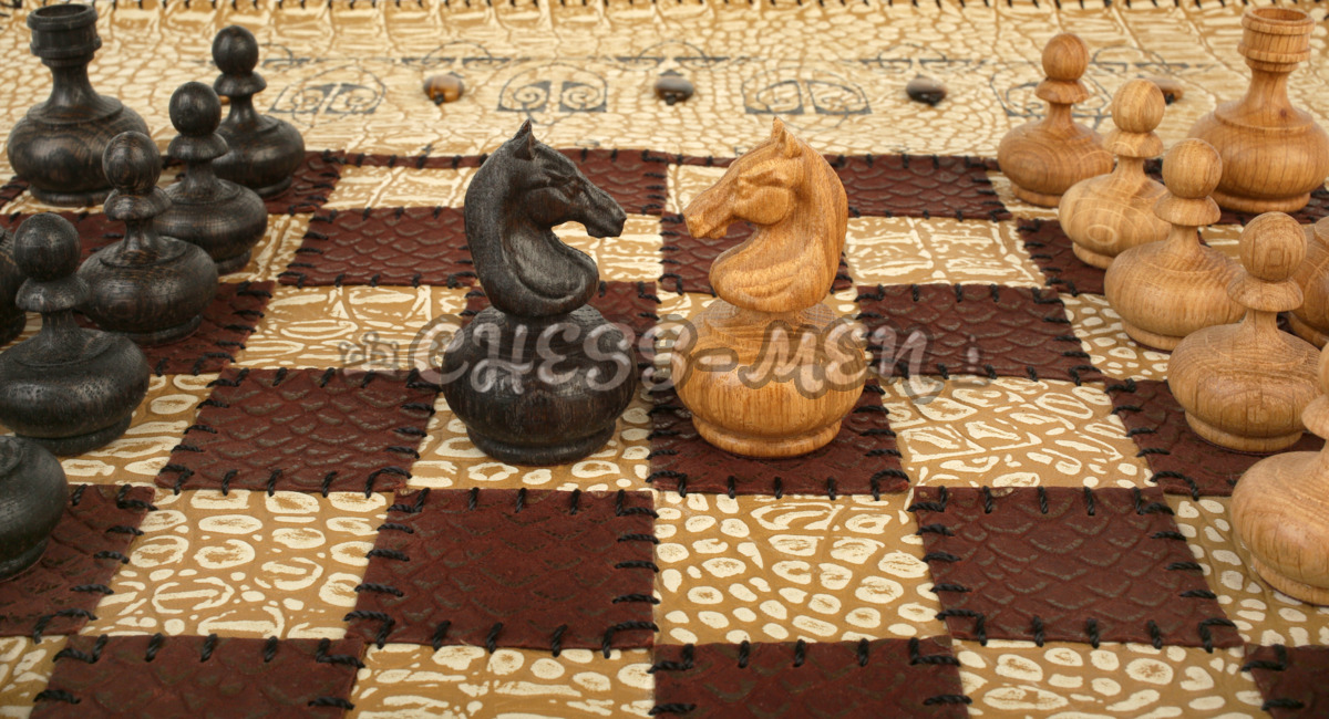 Шахматы Саванна (бежево-коричневое поле, натуральная кожа)