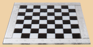 Шахматы Воздушные (красные, в дубовом ларце)