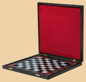 Шахматы Воздушные (красные, в дубовом ларце)