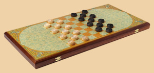 Шахматы, нарды, шашки Лошади (средние)