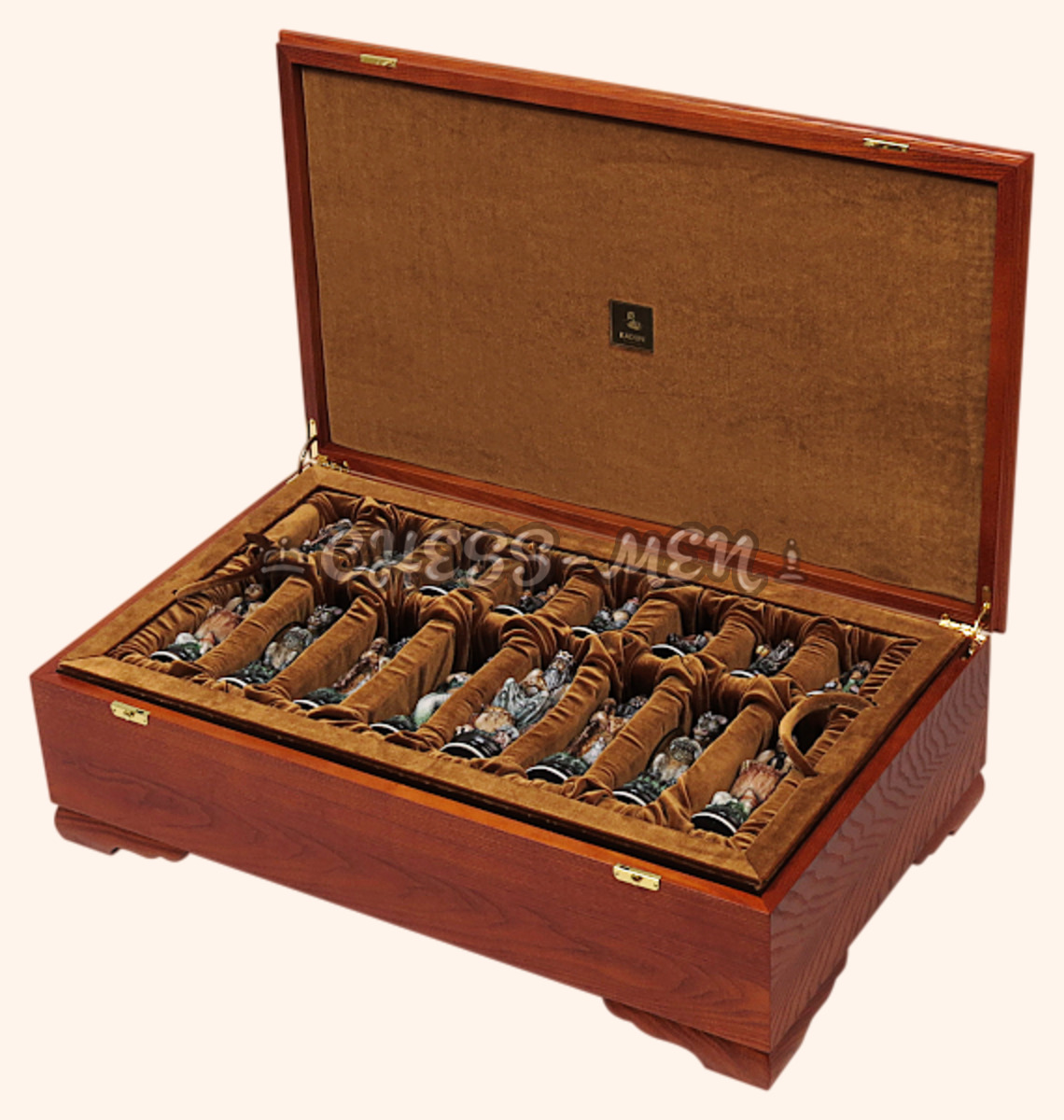 Кейс для фарфоровых шахматных фигур из тонированного ясеня