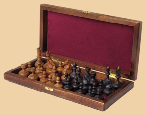 Шахматы Люкс (американский орех, клетка 4 см)