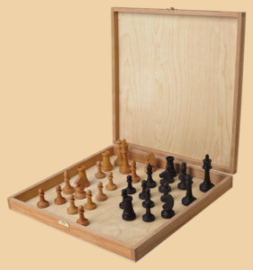 Шахматы Баталия (ларец)