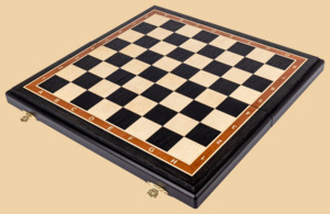 Шахматная доска складная Турнирная (морёный дуб и ясень, клетка 4,5 см)