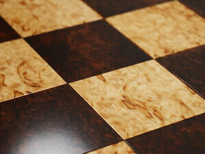 Шахматная доска складная Карельская берёза (клетка 4,5 см)