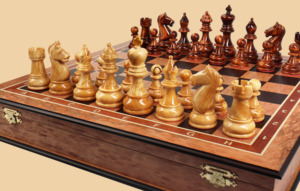 Шахматный фигуры Берёзовый кап (коричневые, средние)