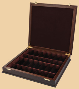 Шахматная доска в форме ларца Турнирная (морёный дуб и ясень, клетка 4,5 см)