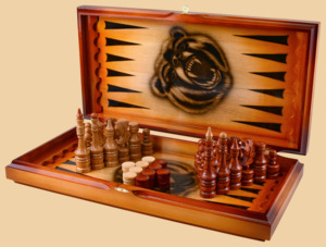 Шахматы, нарды, шашки Медведь (с классическими фигурами, большие)