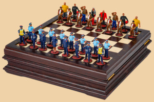 Шахматы Гаишники и нарушители (доска венге, размер клетки 2,7 см)