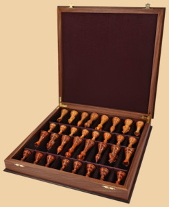 Шахматы в ларце Ромул (орех-ясень, клетка 4,5 см)