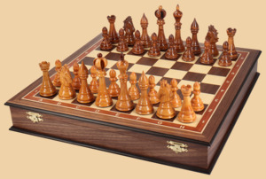 Шахматы в ларце Ромул (орех-ясень, клетка 4,5 см)