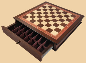 Шахматная доска в форме ларца Премиум (дуб антик и ясень, ящики для фигур , клетка 4,5 см)