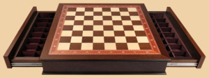 Шахматная доска в форме ларца Премиум (дуб антик и ясень, ящики для фигур , клетка 4,5 см)