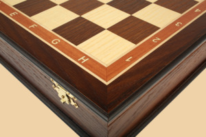 Шахматная доска в форме ларца Турнирная (дуб антик и ясень, клетка 4,5 см)