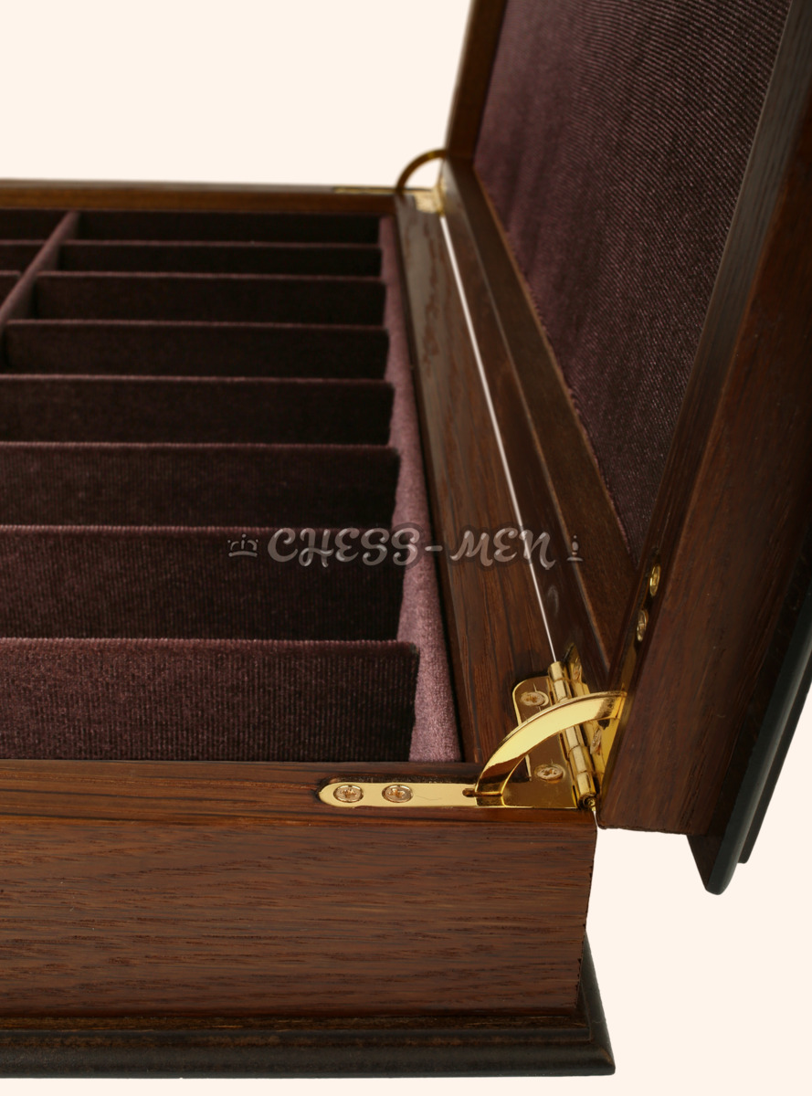 Шахматная доска в форме ларца Турнирная (дуб антик и ясень, клетка 4,5 см)