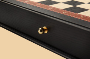 Шахматная доска в форме ларца Премиум (морёный дуб и ясень, ящики для фигур , клетка 4,5 см)