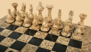 Шахматы Монарх Презент (чёрная яшма и ракушечник, 31 на 31 см)