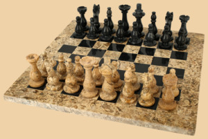 Шахматы Монарх Презент (чёрная яшма и ракушечник, 31 на 31 см)