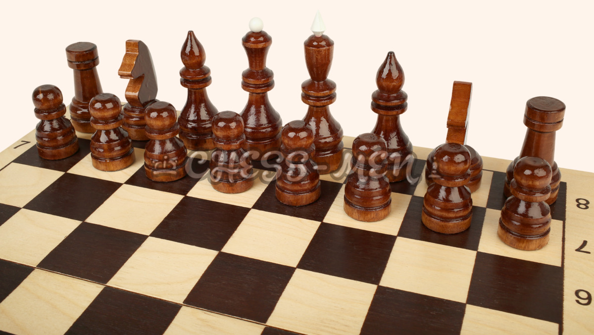 Шахматы Гроссмейстерские (чёрный цвет клеток, тонированная кромка, фигуры с утяжелителем)