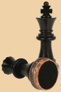 Шахматные фигуры Конкорд чёрно-бежевые (с медной поталью и блёстками, полимерная смола)