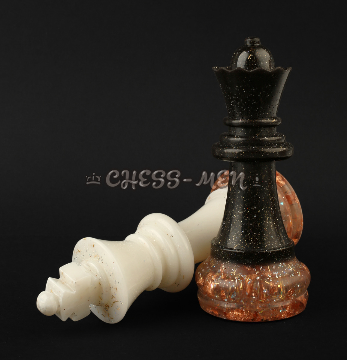 Шахматные фигуры Блиц чёрно-белые (с медной поталью и блёстками, полимерная смола)