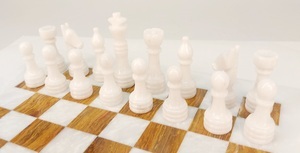 Шахматы Восход (красная яшма и мрамор, 40 на 40 см)